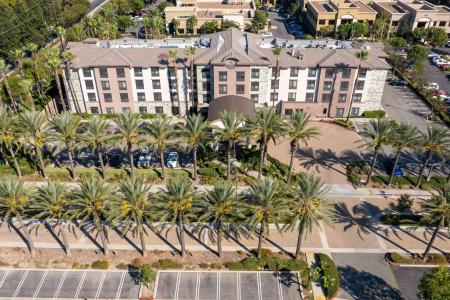 Country Inn & Suites by Radisson, at Mills, CA - 19