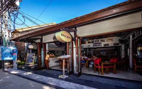 Yulia Beach Inn Kuta - 19