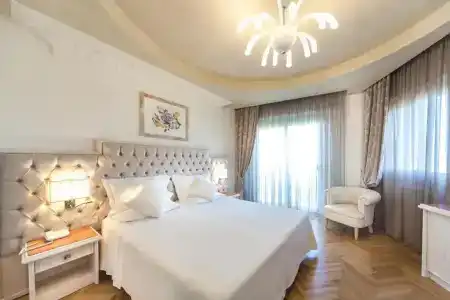 Aurelia - 90