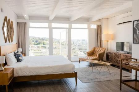 Hollywood Hills - 4