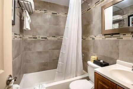 Rodeway Inn Hollywood - 27