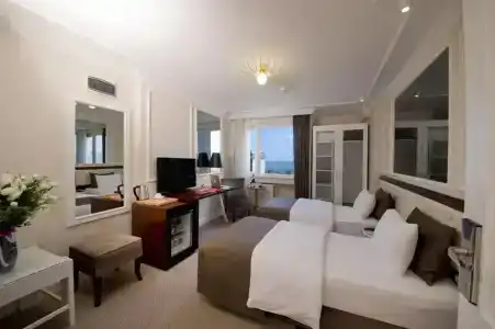 North Point - 32