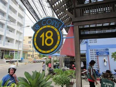 18 Coins Cafe & Hostel - 23