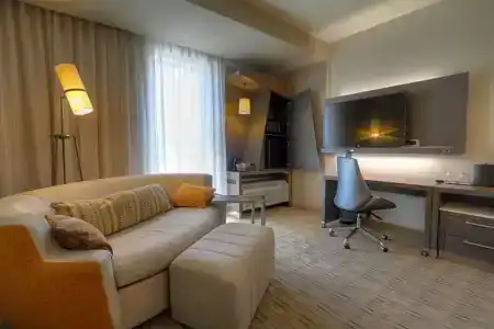 Courtyard by Marriott - 79