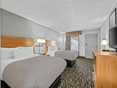 Quality Inn - 37