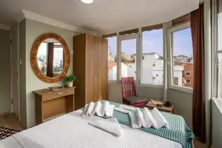 Sofia Corner - 114