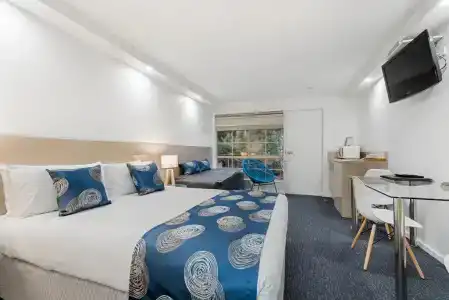 Bay City (Geelong) - 27