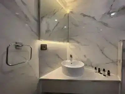 Le Luxe Suites & Spa - 10