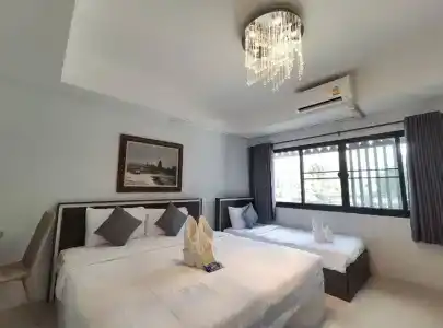 Bann Tawan Hostel & Spa - 44