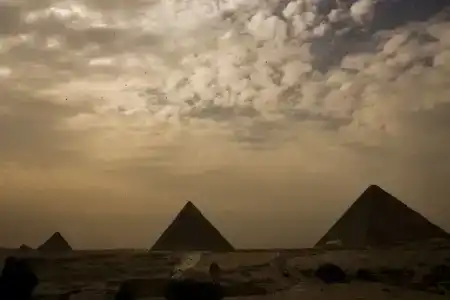 Great Pyramid Inn - 38
