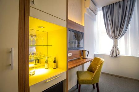 Privilege Suites by Central Park - 14