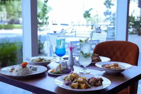 Century Marina Lusail - 13