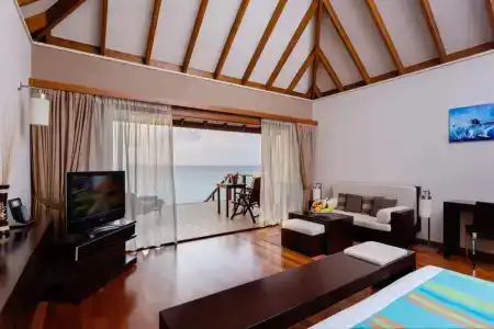 Veligandu Island Resort & Spa - 5