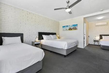 Comfort Inn on Main - 40