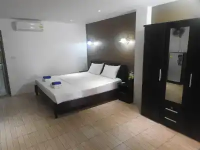 Allstar Guesthouse - 4