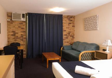 Lancaster Court - 4