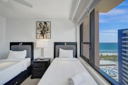 The Alexander All Suites - 537