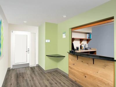 WoodSpring Suites Charleston Airport - 3