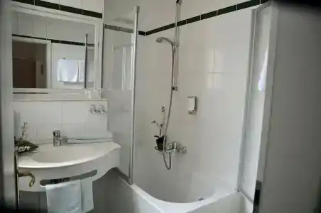 Astoria - 9