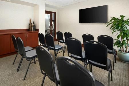 DoubleTree by Hilton Boston Bayside - 13
