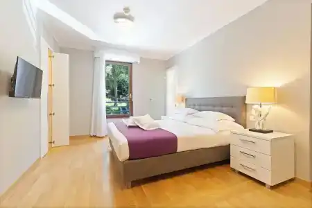 The Residence - 172