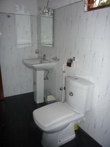 Beach Lagoon Guesthouse - 8
