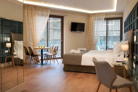 Athens Platinum Rooms and Suites - 19