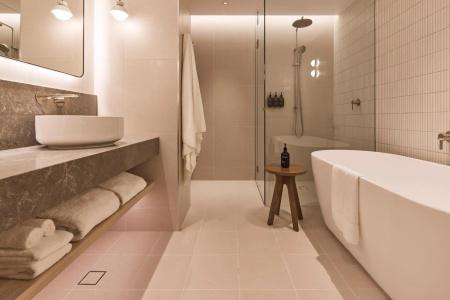Rydges - 48