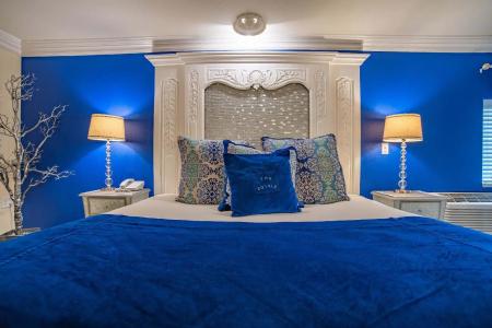 The Anniversary Inn - - 8