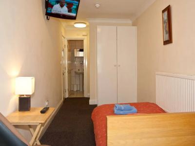 Chelsea Guest House - 11