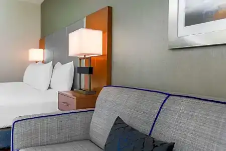 DoubleTree by Hilton Atlanta Airport - 29