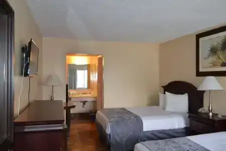 Altamonte Springs and Suites - 3
