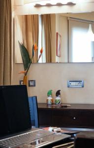Alexandros Boutique - 201