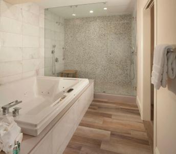 Pier House & Spa - 8