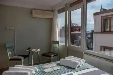 Sofia Corner - 78
