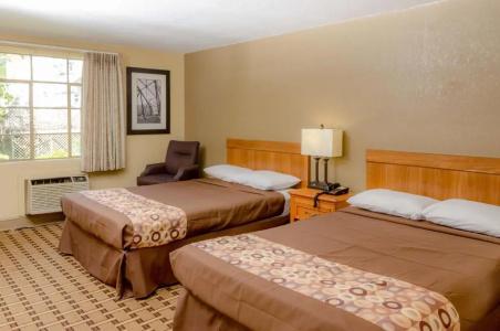 Relax Inn - - 22