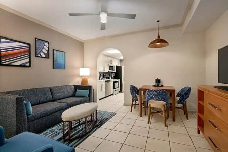Holiday Inn & Suites, An Ihg - 191
