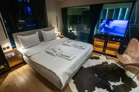 Central Park Residence - 143