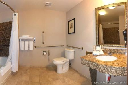 Holiday Inn Express & Suites Vancouver Mall-Portland Area - 7