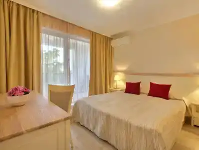 White Rock Castle Suite & SPA - 23