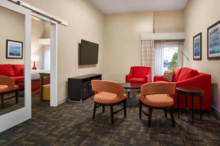 Hampton Inn Boston Logan Airport - 51