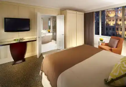 Omni Berkshire Place - 3