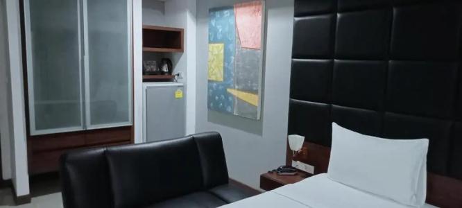 The Bangkok Cha Cha Suite - 83