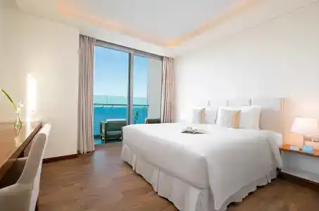 a La Carte Da Nang Beach - 2