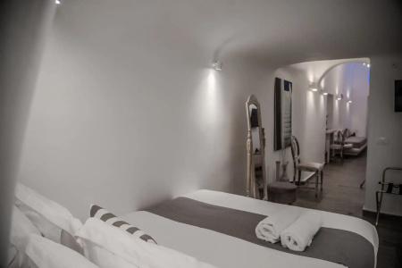 Angel Luxury Suites - 104