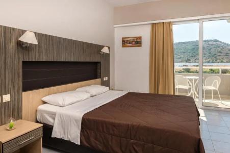 Zoes & Suites - 60