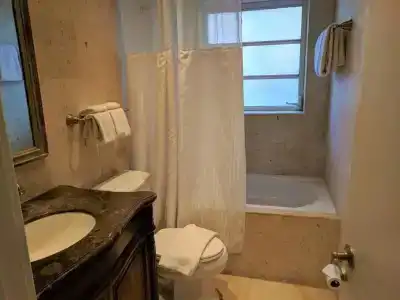 Manhattan Tower Apartment - 113