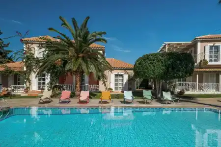 Aeolos Boutique and Suites - 13