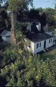 Colonial Houses - A Colonial - 16
