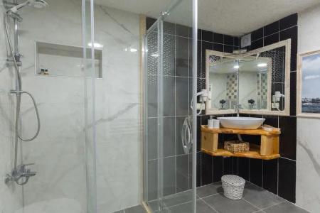 Vintage Cave House - 9
